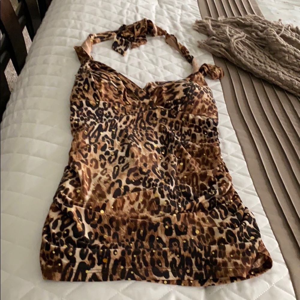 Cache size small halter